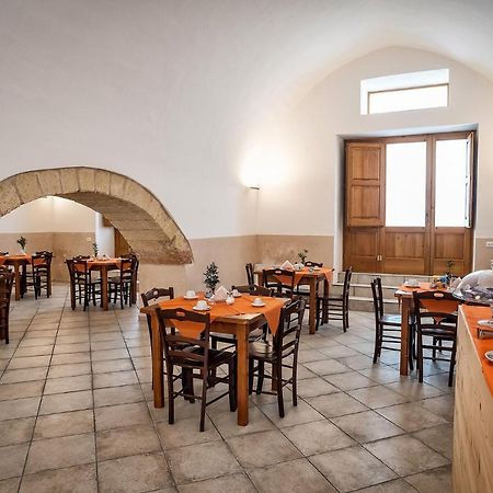 Casa Della Convivialita Don Tonino Bello Alessano Exteriör bild